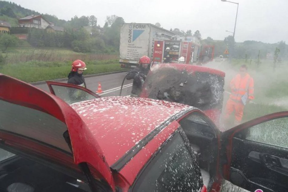 Samochód zapalił się w trakcie jazdy - zdjęcie 2