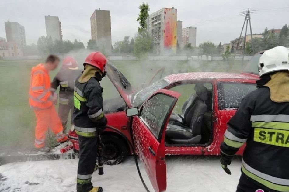 Samochód zapalił się w trakcie jazdy - zdjęcie 3