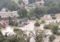 Ostrzeżenie o burzach z gradem - znów najwyższy stopień zagrożenia. Zobacz zalaną "zakopiankę" i Głogoczów - zdjęcie główne