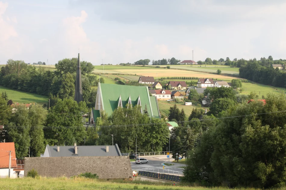 Spacer przedstawił historię miejscowości - zdjęcie 9
