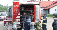 Dzieci z wizytą u strażaków - zdjęcie 3