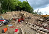 Maszyna zsunęła się ze skarpy i przygniotła 57-latka - zdjęcie główne