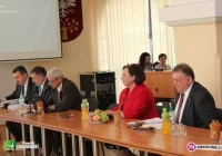 Strategia powiatu - ostro na sesji - zdjęcie główne