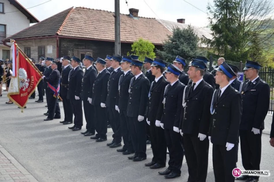 Święto strażaków - modlitwa, odznaczenia i ... pożar - zdjęcie 3