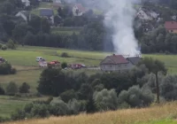 Strażacy walczą z pożarem zabudowań gospodarczych - zdjęcie główne