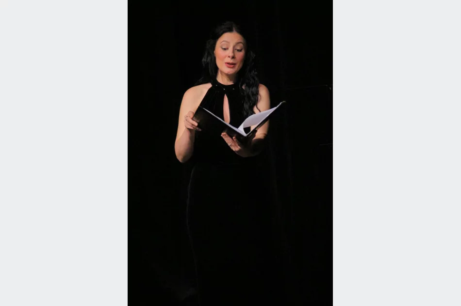 Ze sceny popłynęły dźwięki muzyki cerkiewnej oraz ukraińskiej muzyki ludowej - zdjęcie 8