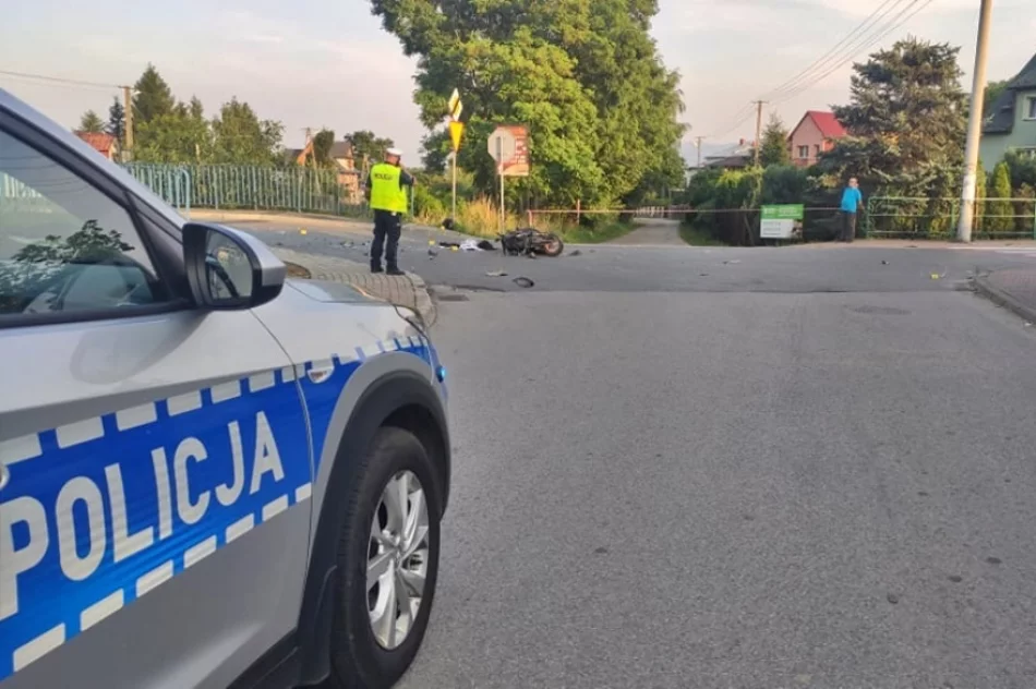 Zderzenie samochodu i motoroweru. Ucierpiało dwóch nastolatków, lądował LPR - zdjęcie 6