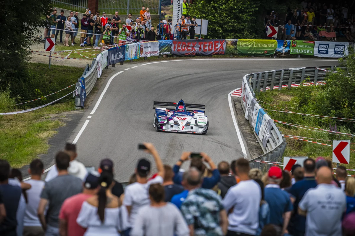 Podwójny rekord Christiana Merlego. Nowy rekord trasy: prędkość średnia 180 km/h, a maksymalna 260 km/h