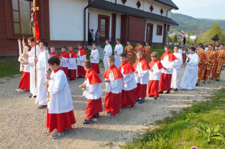 Ponad 400 osób uczestniczyło w „Mini-Emaus' - zdjęcie 4