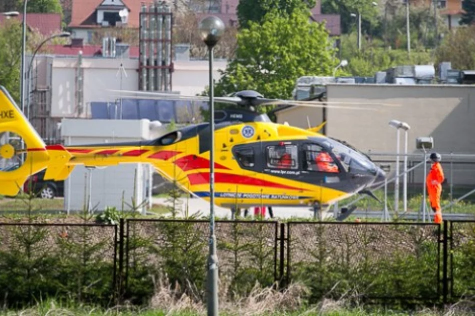 Poważny stan kierowcy, zabrał go śmigłowiec - zdjęcie 2