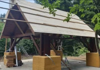 W miejscu planowanej wieży powstaje wiata - zdjęcie główne