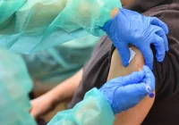 Wzrost zakażeń w Polsce. Obowiązkowe szczepienia także dla nauczycieli? - zdjęcie główne