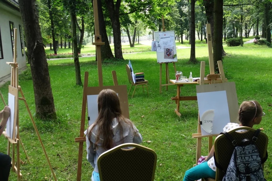 WYOBRAŹNIA PRZESZŁOŚCI – plenerowe warsztaty edukacyjno-artystyczne w Muzeum Regionalnym Ziemi Limanowskiej - zdjęcie 11