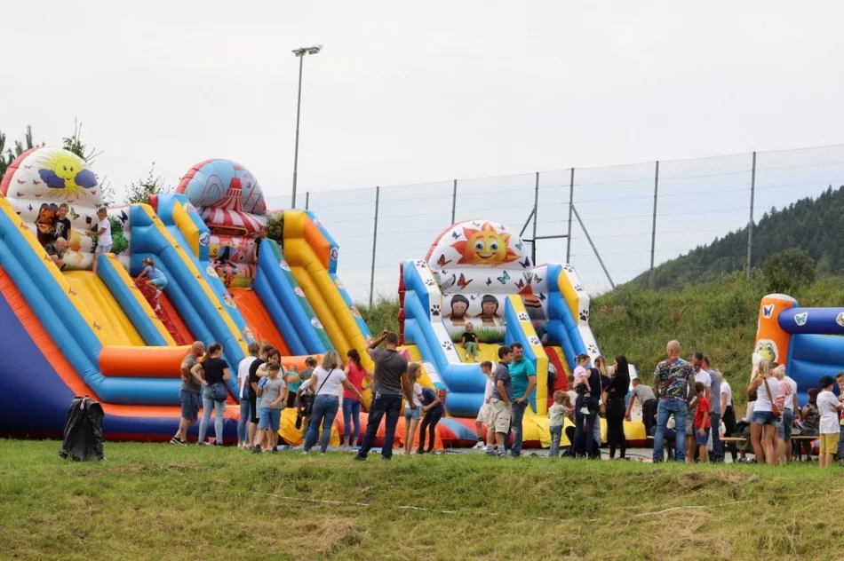 Wielkie święto folkloru z nagrodami dla KGW. Zabawę przerwała pogoda - zdjęcie 16