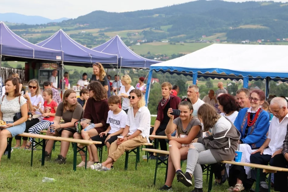 Wielkie święto folkloru z nagrodami dla KGW. Zabawę przerwała pogoda - zdjęcie 5