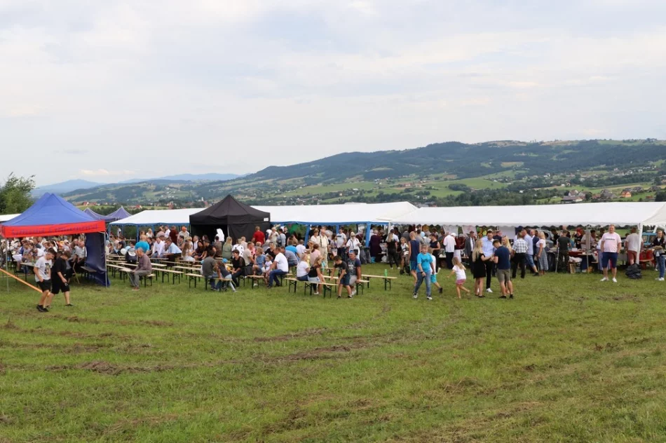 Wielkie święto folkloru z nagrodami dla KGW. Zabawę przerwała pogoda - zdjęcie 12
