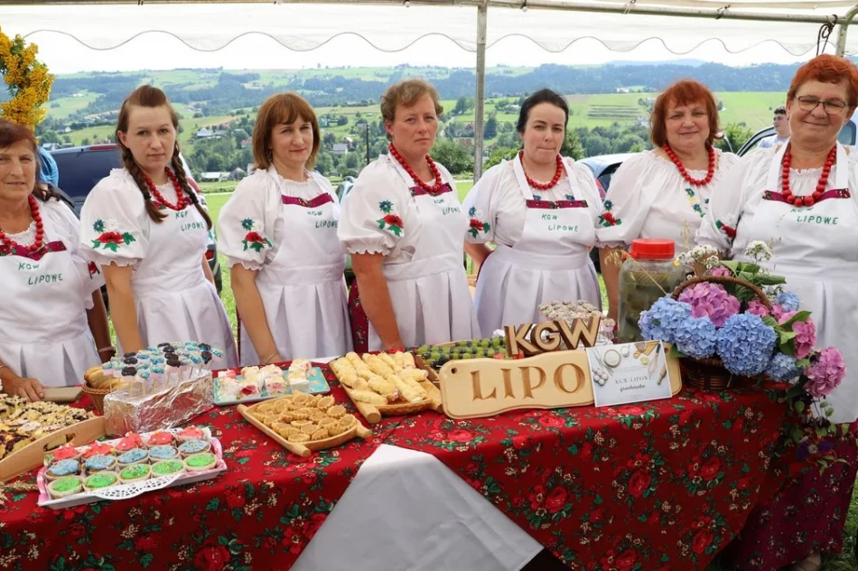 Wielkie święto folkloru z nagrodami dla KGW. Zabawę przerwała pogoda - zdjęcie 13