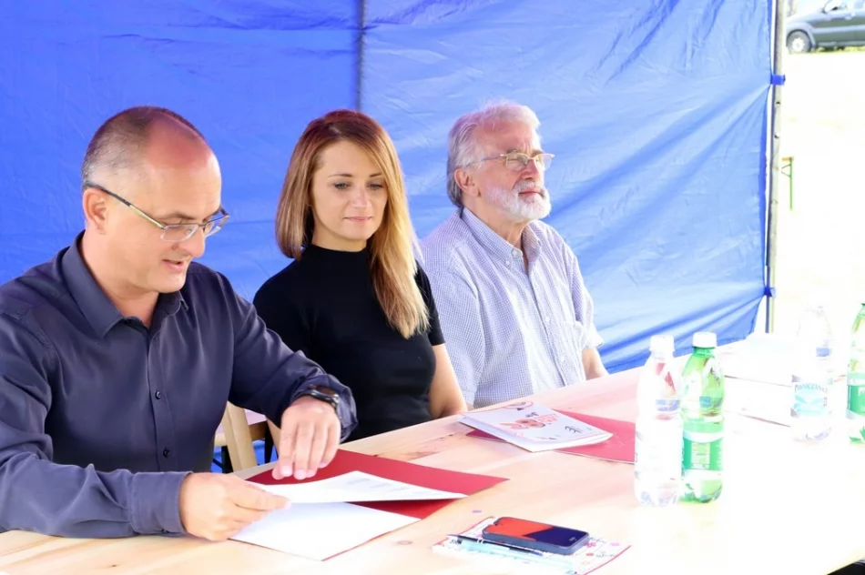 Wielkie święto folkloru z nagrodami dla KGW. Zabawę przerwała pogoda - zdjęcie 17