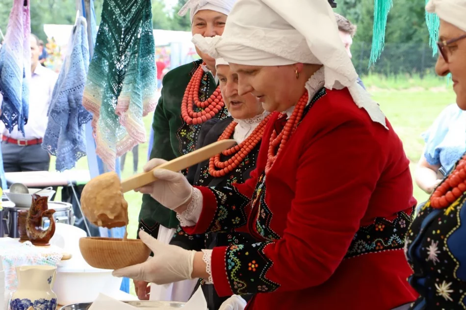 Wielkie święto folkloru z nagrodami dla KGW. Zabawę przerwała pogoda - zdjęcie 20