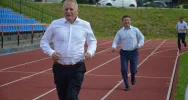 Przedstawiciele władz oficjalnie otwarli stadion - zdjęcie 5