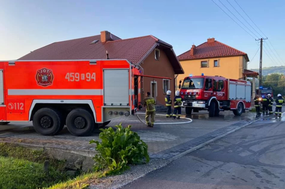 Zapaliła się kotłownia, pożar ugasili strażacy - zdjęcie 5