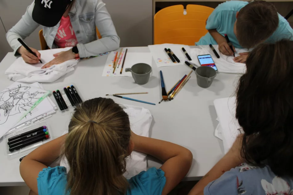 Warsztaty artystyczne i „Biesiada zbójnicka” w ramach polsko-słowackiego mikroprojektu w MBP w Limanowej - zdjęcie 4