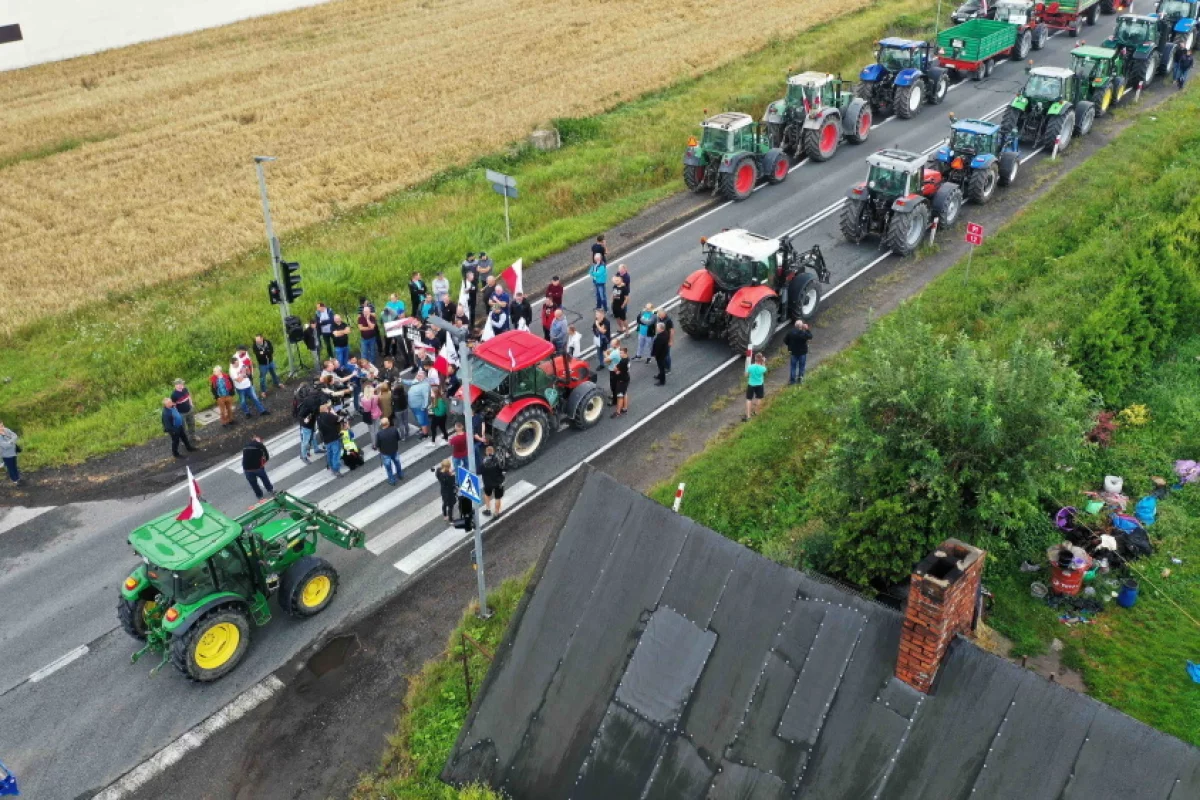 Łódzkie: rolnicy z Agrounii rozpoczęli blokadę dk nr 12