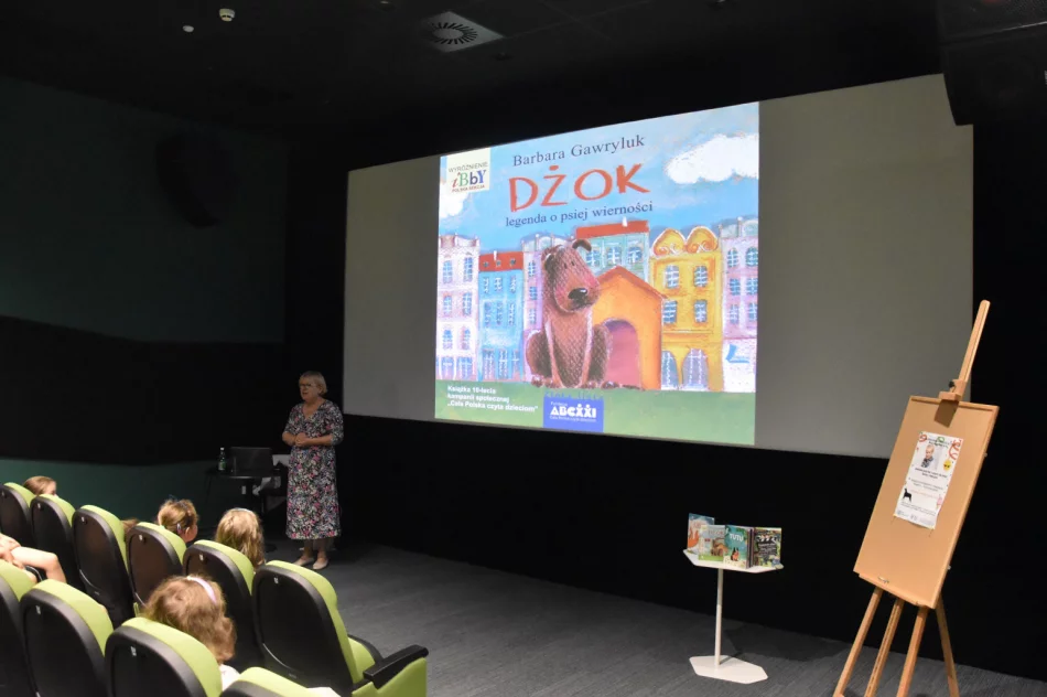 Spotkanie autorskie z pisarką Barbarą Gawryluk w MBP w Limanowej - zdjęcie 7