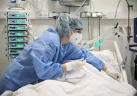 Dzisiejsze dane MZ: wzrost liczby zakażeń. Niedzielski: mamy czwartą falę. Trzecia dawka: rekomendacja jest, czy jej nie ma? - zdjęcie główne