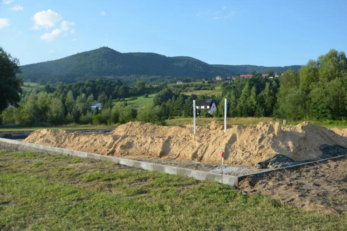 Powstaje nowe boisko do siatkówki plażowej