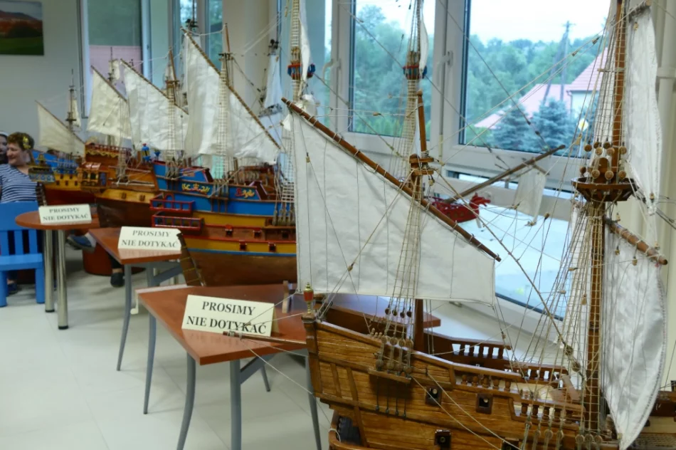 Wśród żagli i okrętów – wyjątkowa wystawa w bibliotece  - zdjęcie 6