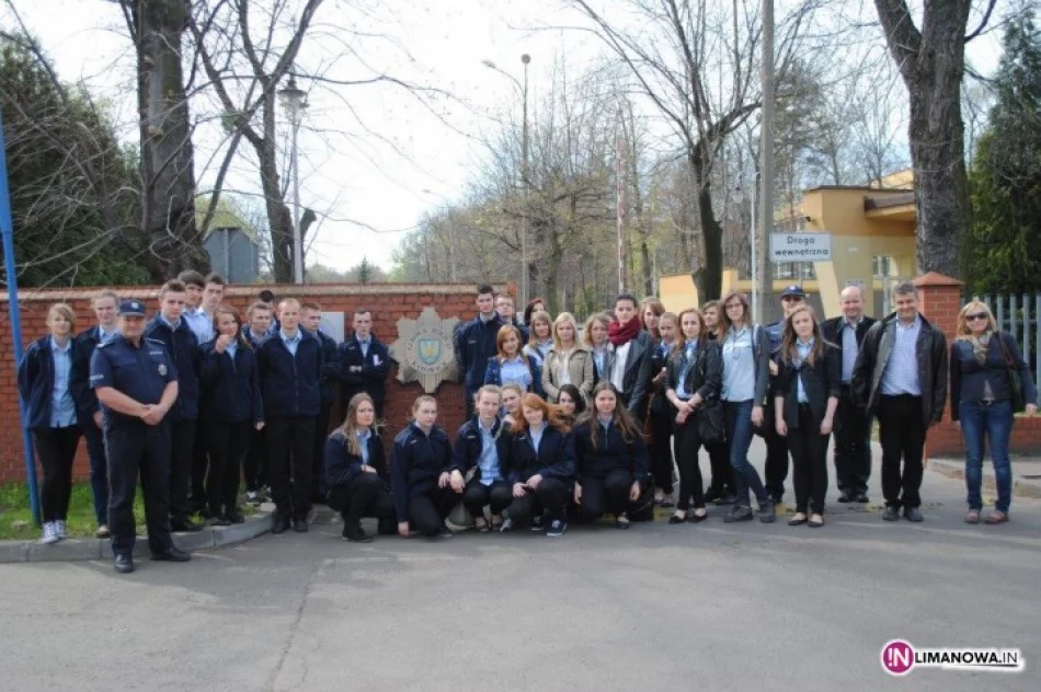 Zajęcia w szkole policji - zdjęcie 2