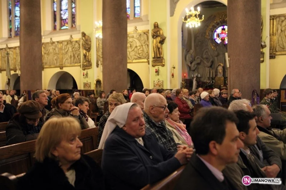 Modlili się za ofiary katastrofy pod Smoleńskiem - zdjęcie 2