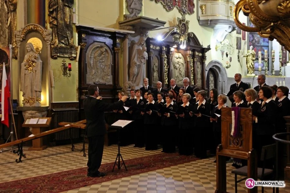 Modlili się za ofiary katastrofy pod Smoleńskiem - zdjęcie 3