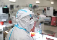 Kolejny wzrost liczby nowych przypadków SARS-CoV-2 - zdjęcie główne