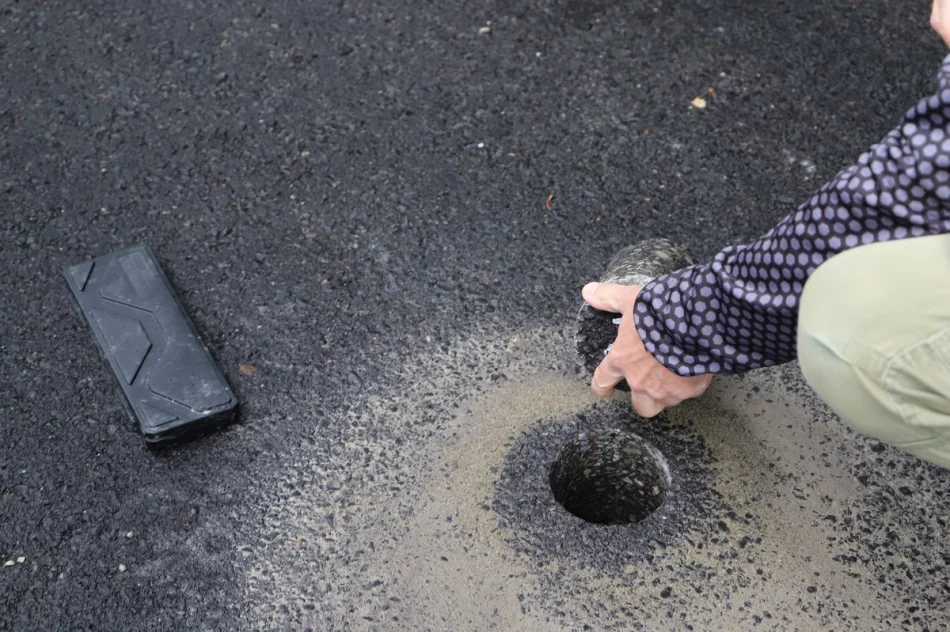 Odbiór zmodernizowanych dróg w Walowej Górze i Młynnem - zdjęcie 7