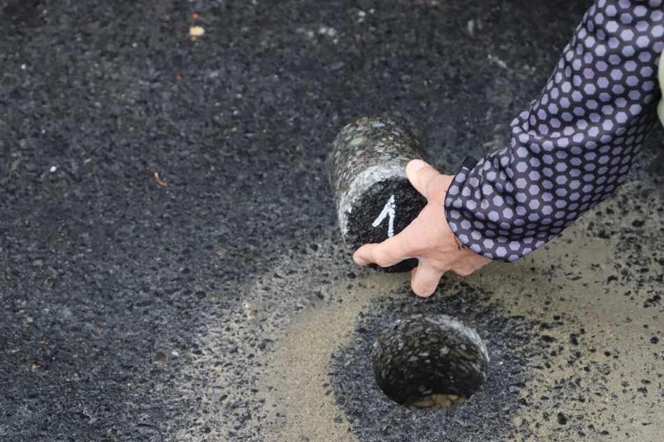 Odbiór zmodernizowanych dróg w Walowej Górze i Młynnem - zdjęcie 8