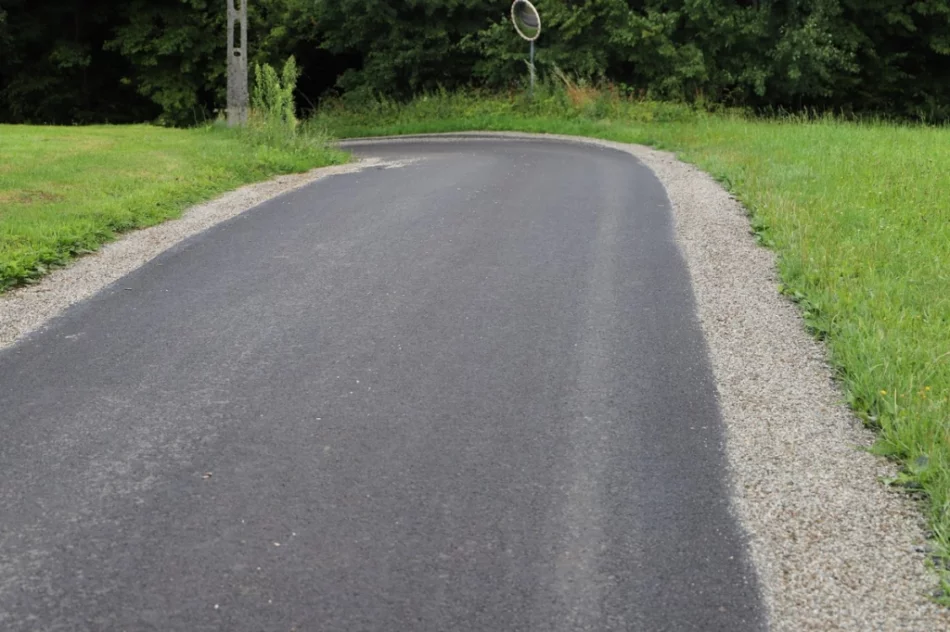 Odebrano drogi gminne po przebudowie - zdjęcie 6