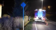 Ford wypadł z drogi i dachował - zdjęcie 4