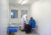 Dzisiejsze statystyki Ministerstwa Zdrowia.  61,8 proc. Polaków spodziewa się IV fali pandemii jesienią - zdjęcie główne