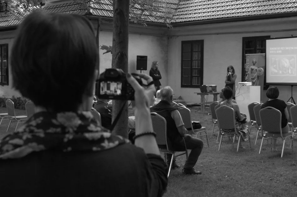 „Mężczyzna zmiennym był”- wakacyjne spotkanie z cyklu „W Ogrodach Klio” w Muzeum Regionalnym Ziemi Limanowskiej - zdjęcie 6