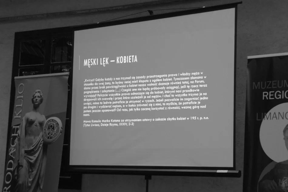 „Mężczyzna zmiennym był”- wakacyjne spotkanie z cyklu „W Ogrodach Klio” w Muzeum Regionalnym Ziemi Limanowskiej - zdjęcie 10