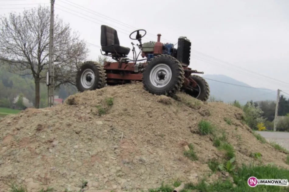 Samodzielnie stworzył traktor 4x4 - zdjęcie 2