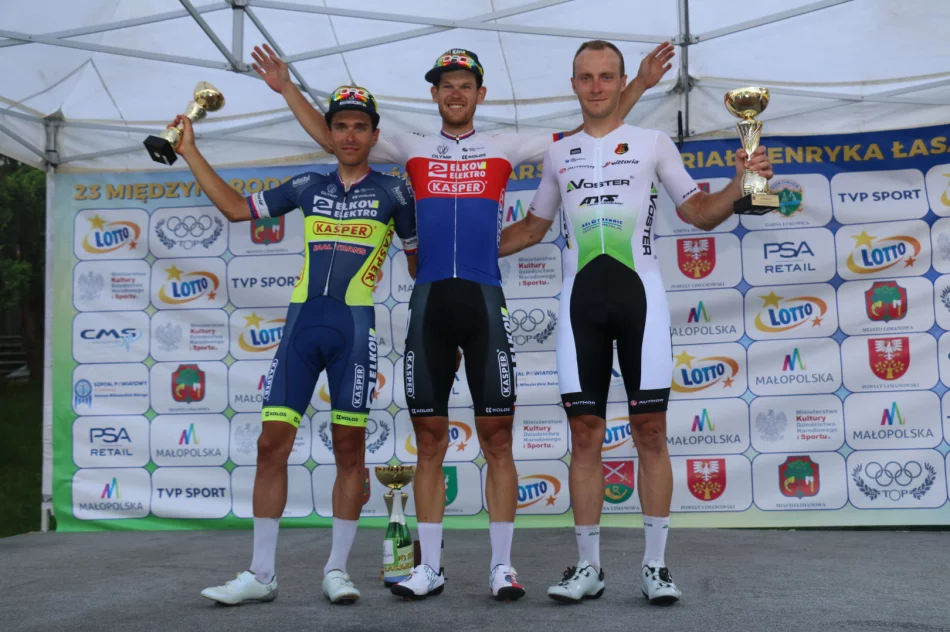Kolarskie emocje za nami – odbył się 23. Międzynarodowy Wyścig Kolarski „Memoriał Henryka Łasaka” - zdjęcie 5