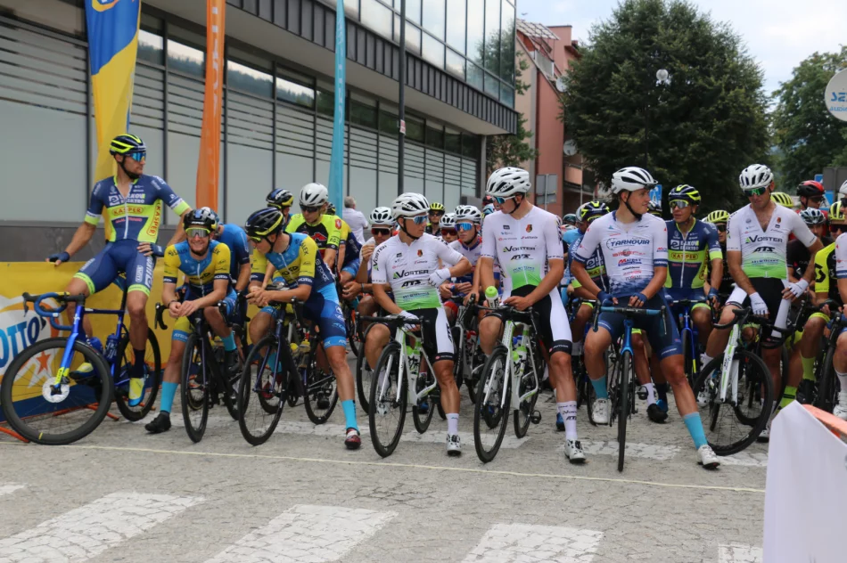 Kolarskie emocje za nami – odbył się 23. Międzynarodowy Wyścig Kolarski „Memoriał Henryka Łasaka” - zdjęcie 3