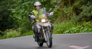 Kraksa na wyścigu kolarskim który ukończyło ostatecznie 10 kolarzy. Zwyciężył tegoroczny olimpijczyk - zdjęcie 1