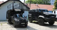 Samochód z platformą szturmową na wyposażeniu małopolskiej policji - zdjęcie 3