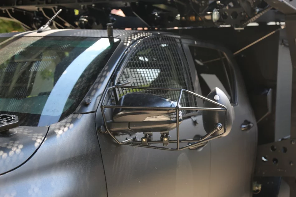 Samochód z platformą szturmową na wyposażeniu małopolskiej policji - zdjęcie 4