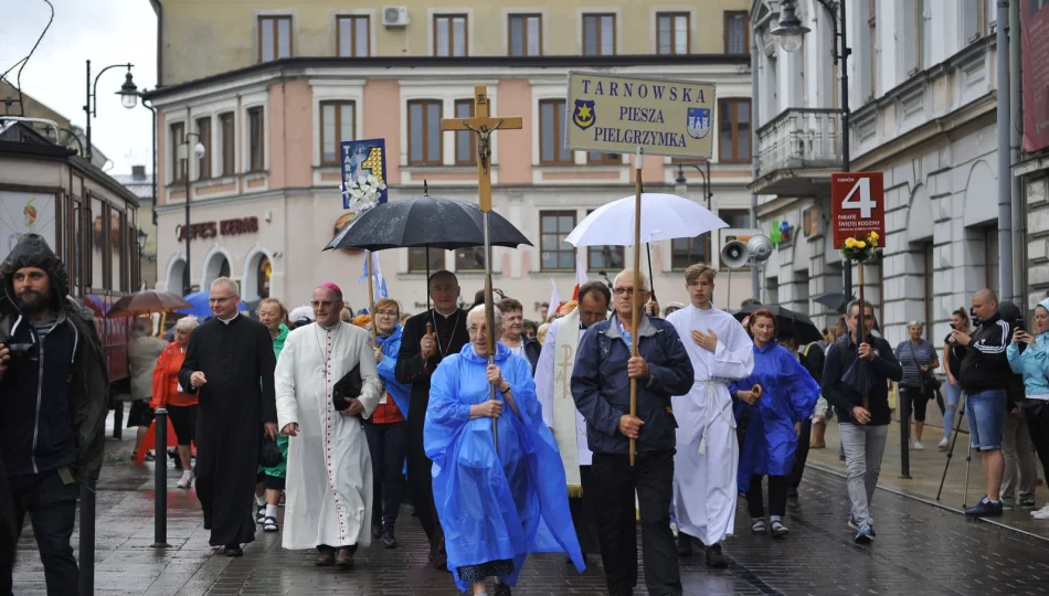 Ruszyła 39. pielgrzymka - w tym roku znów w formie sztafety - zdjęcie 1