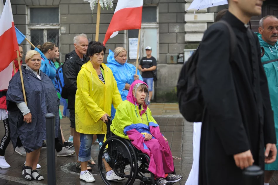 Ruszyła 39. pielgrzymka - w tym roku znów w formie sztafety - zdjęcie 2